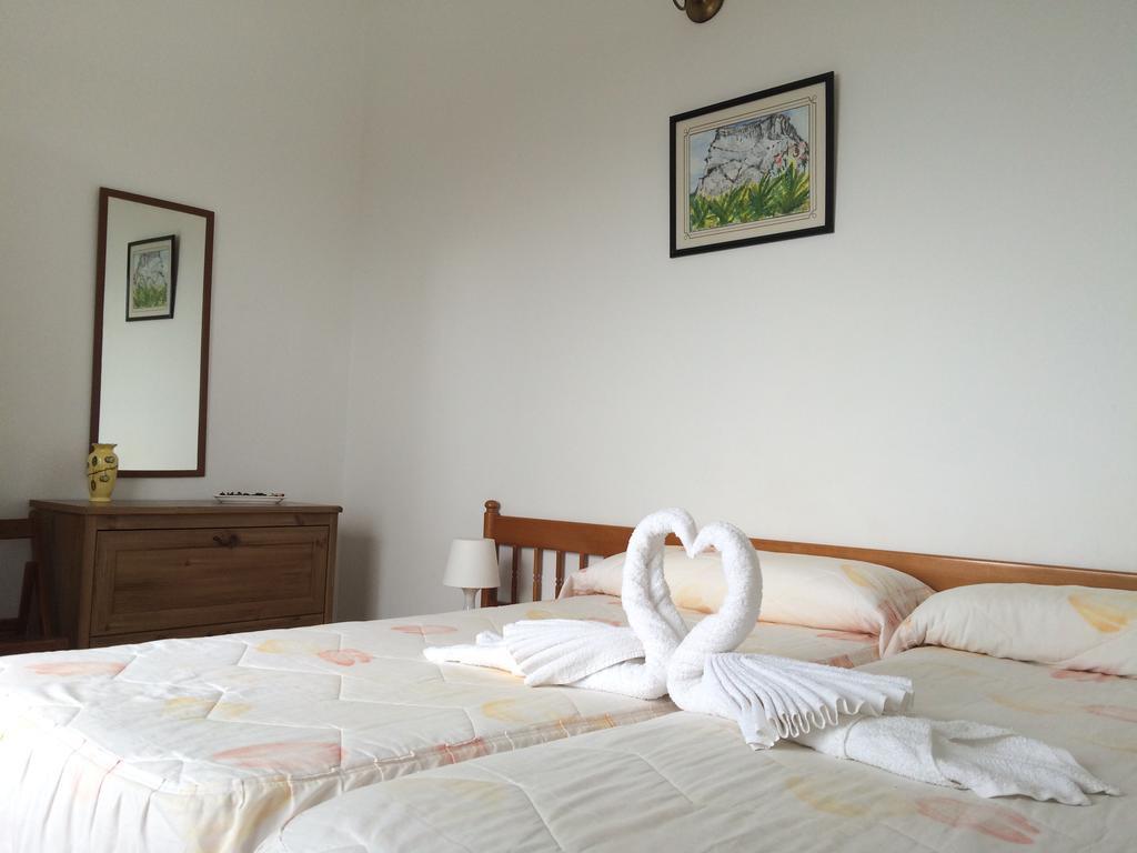 Apartamentos Dominguez Calera Chambre photo