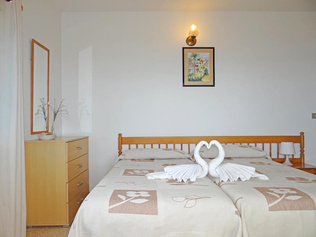 Apartamentos Dominguez Calera Extérieur photo